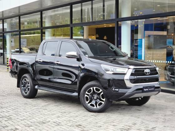 TOYOTA HILUX 2.8 D-4D TURBO DIESEL CD SRX 4X4 AUTOMÁTICO